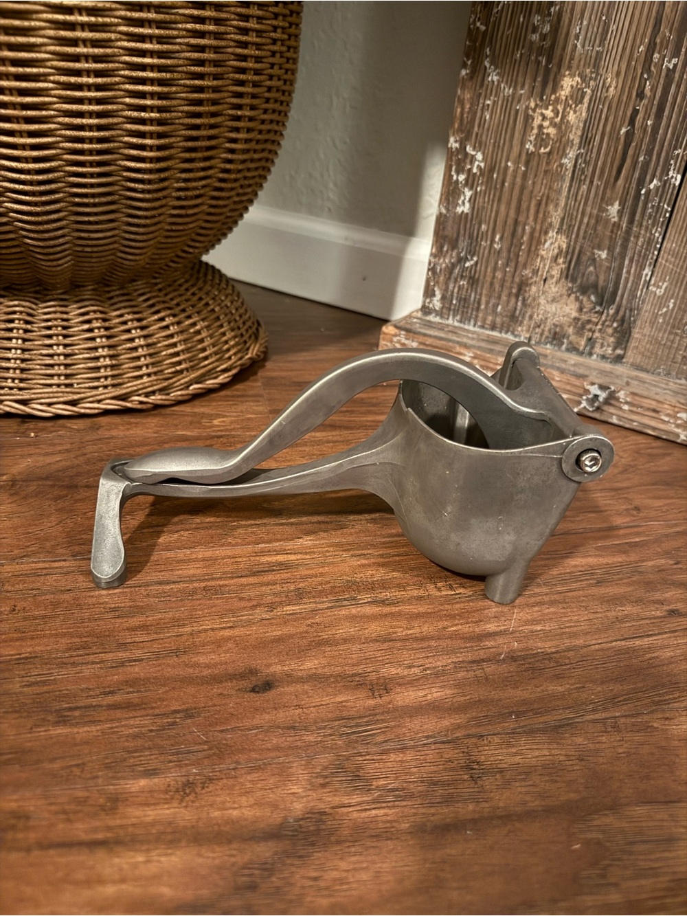 Manual Fruit Press Aluminum Hand Juicer